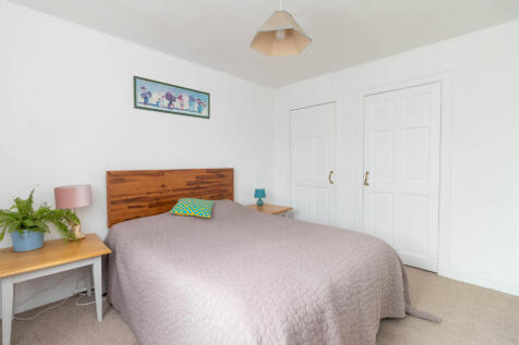 Bedroom 1 (2)