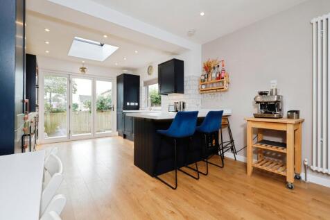 Breakfasting Kitchen