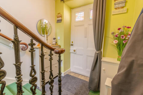 Front Entrance &amp; Staircase