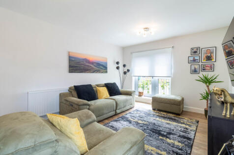 Open-Plan Living Area/Kitchen