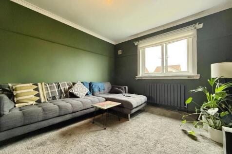 Lounge angle