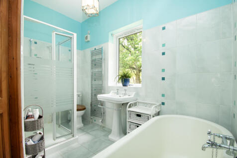 Bedroom 1 En-suite
