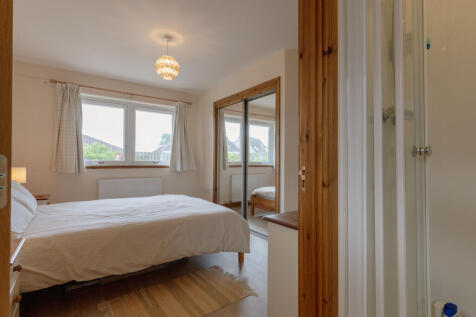 Bed 1 from ensuite