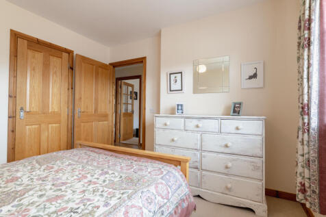 Bed 2 alt