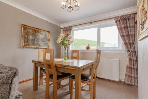 Lounge Dining