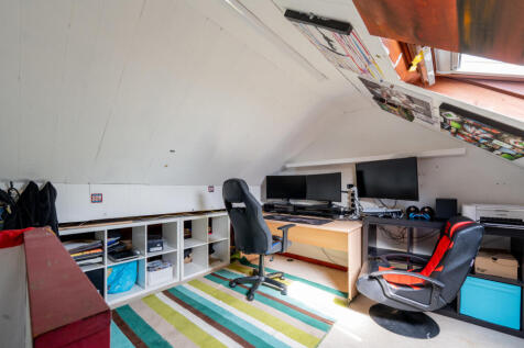 3_attic room_1