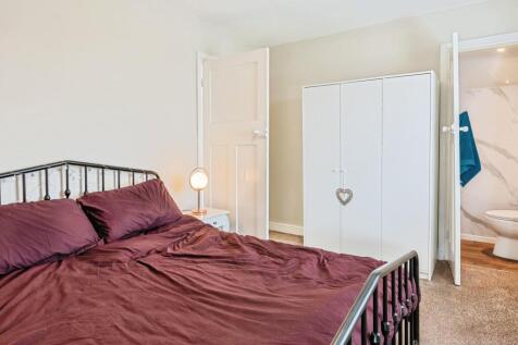 12reynoldsplacereynoldsplacebarrow-in-furnessla145dq-6