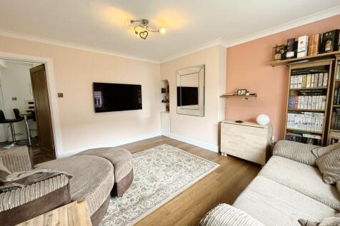 Lounge angle 1