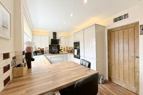 Breakfast area 1