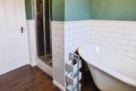 Bath/Shower Room