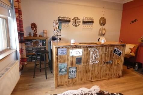 BAR / BEDROOM