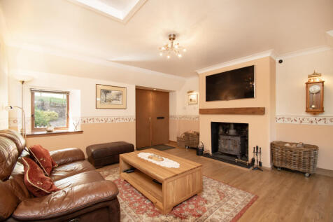 Lounge/Sitting Room