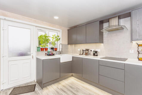 Dine-In Kitchen