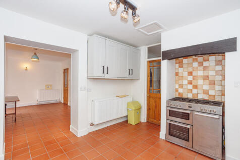 Kitchen &amp; Dining Room