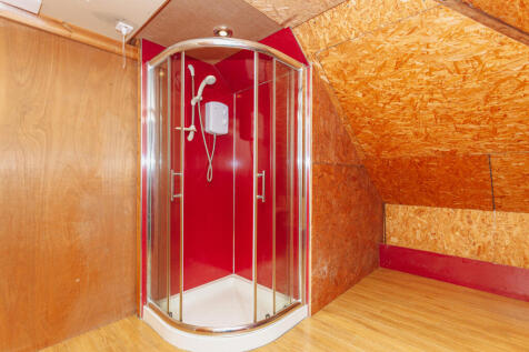 Upstairs Ensuite Bathroom