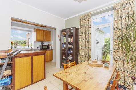 Kitchen &amp; Dining Room with Garden Access