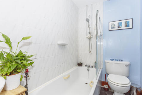 Upstairs Family Bathroom
