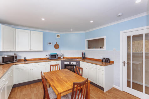 Dine-in Kitchen