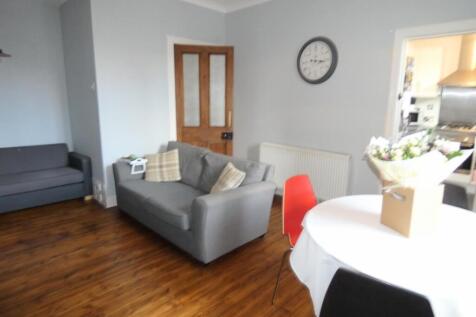 LOUNGE / DINING