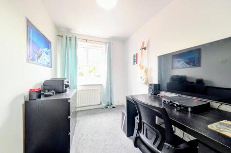 Bedroom / Office