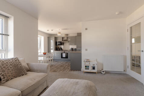 Lounge to Kitchen 2