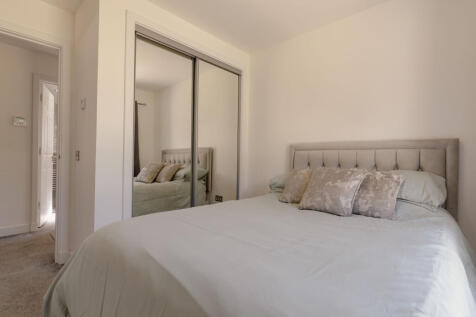 Bed 1 Wardrobe