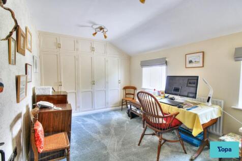 Bedroom 3/office