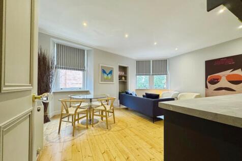 Lounge/Kitchen