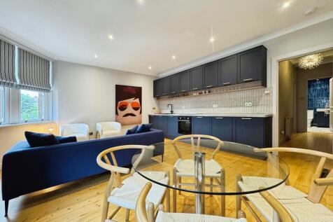 Lounge/Kitchen