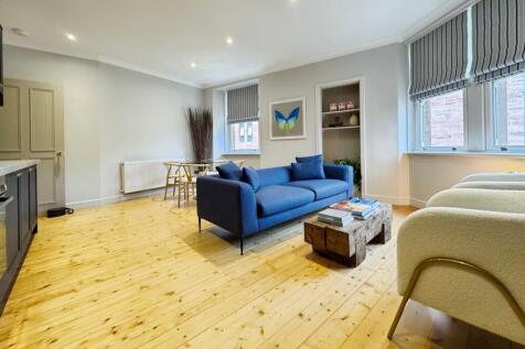 Lounge/Kitchen