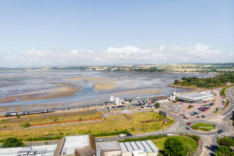 Montrose Basin &amp; Train Station
