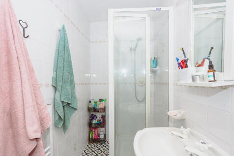 Downstairs Family Shower Room