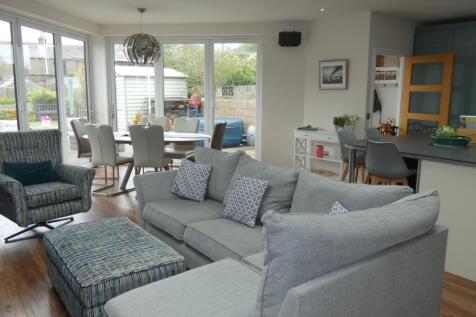 LOUNGE G