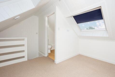 Top Floor Bedroom &amp; Wash Room