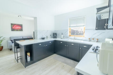 Kitchen to Lounge Area
