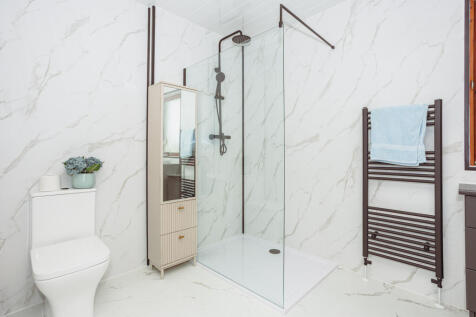 Family Shower Room