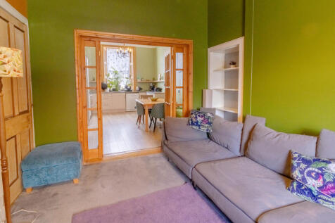 Lounge to Kitchen