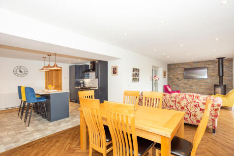 Open Plan Kitchen/Living/Dining Space