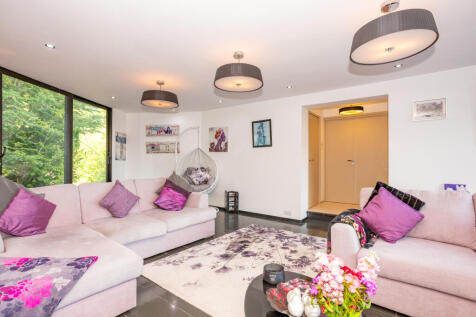 Upstairs Lounge