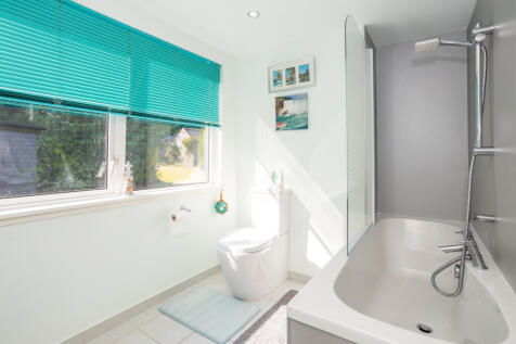 Upstairs Family Bathroom