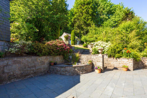Courtyard &amp; Gardens