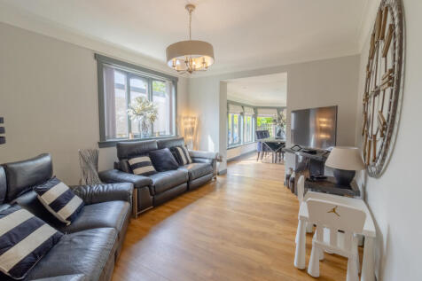 Sitting Room to Dining Area