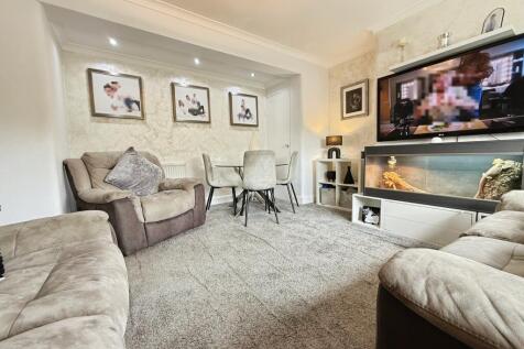 Lounge Angle