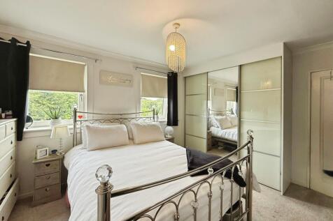 Bedroom 1 aspect