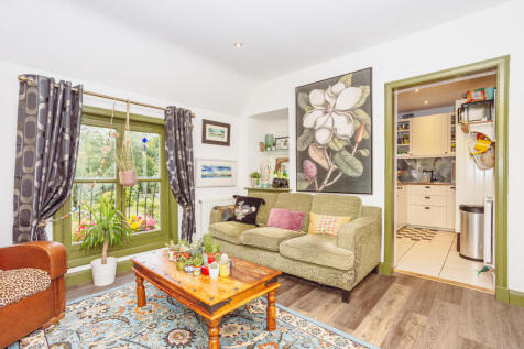 Sitting Room &amp; Kitchen