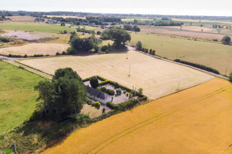 Garden &amp; Paddock 3.68 Acres