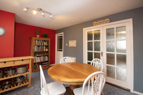 Dining Kitchen to Lounge