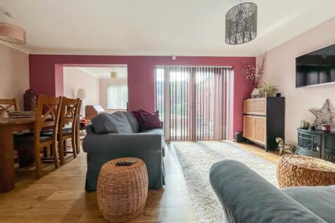 Lounge-Dining Room