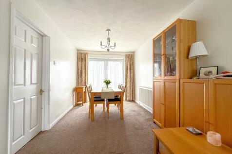 Lounge-Dining Room