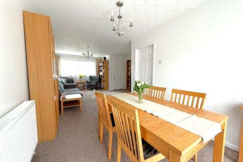 Lounge-Dining Room